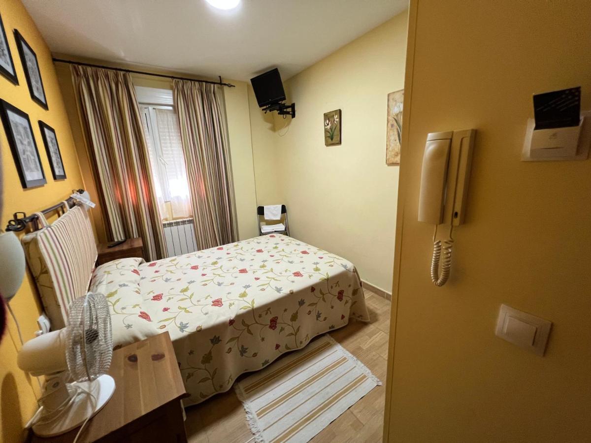Hostal La Colmena Vicolozano 外观 照片
