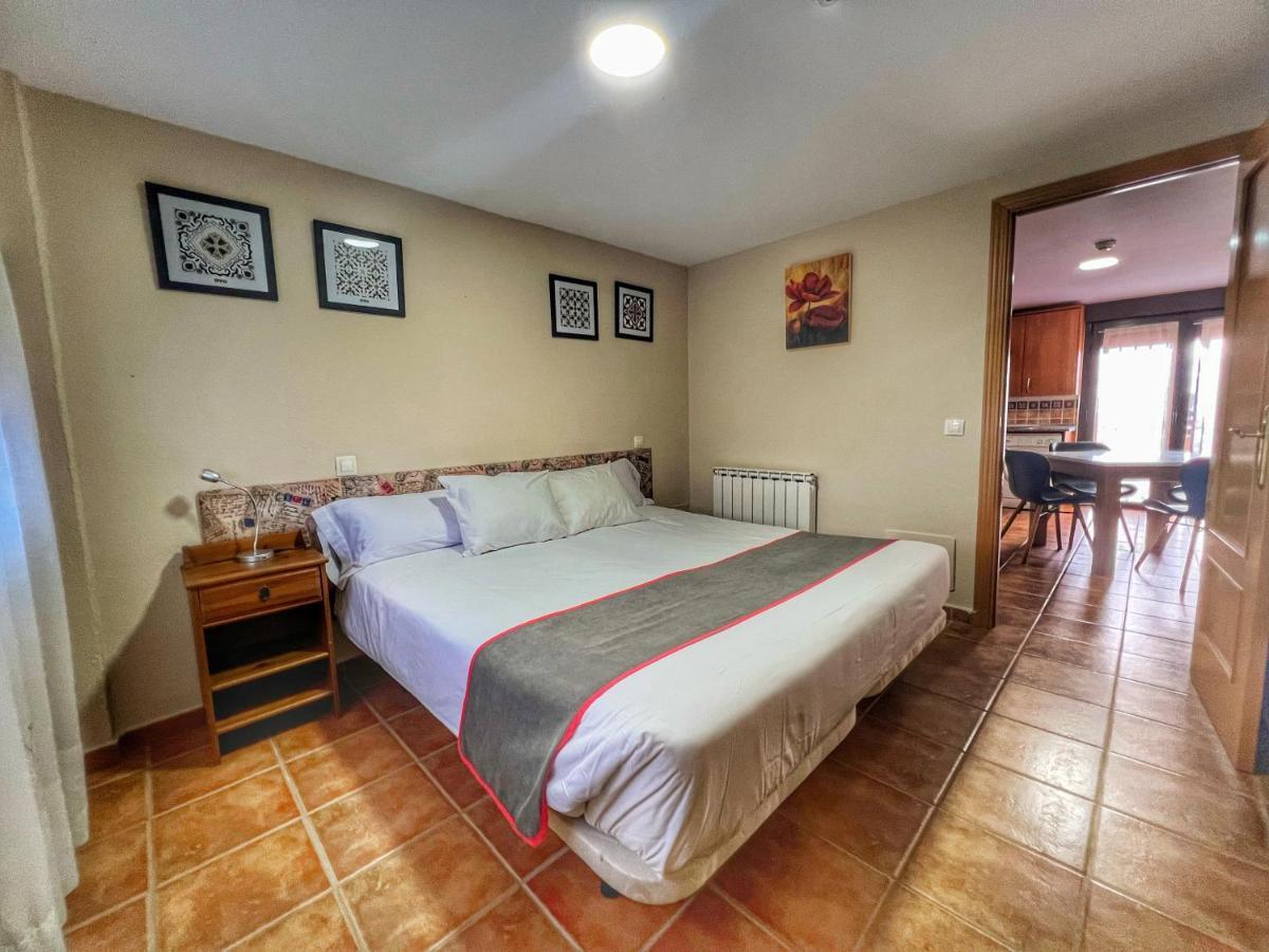 Hostal La Colmena Vicolozano 外观 照片