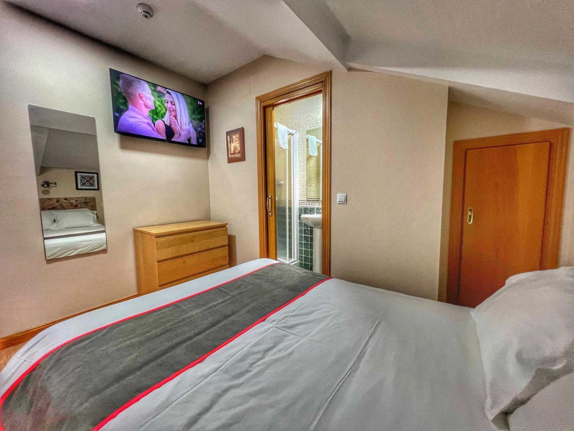 Hostal La Colmena Vicolozano 外观 照片