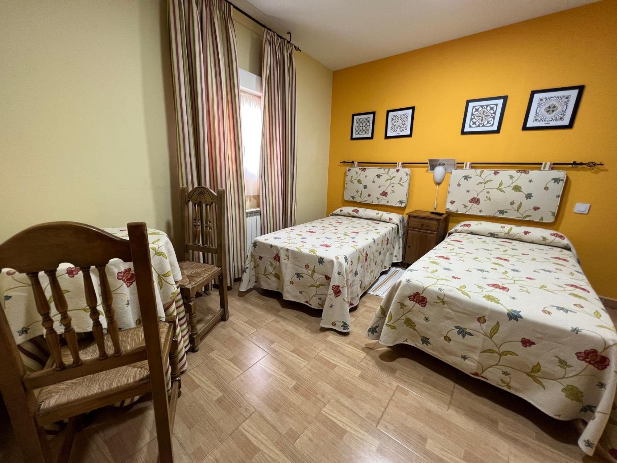 Hostal La Colmena Vicolozano 外观 照片
