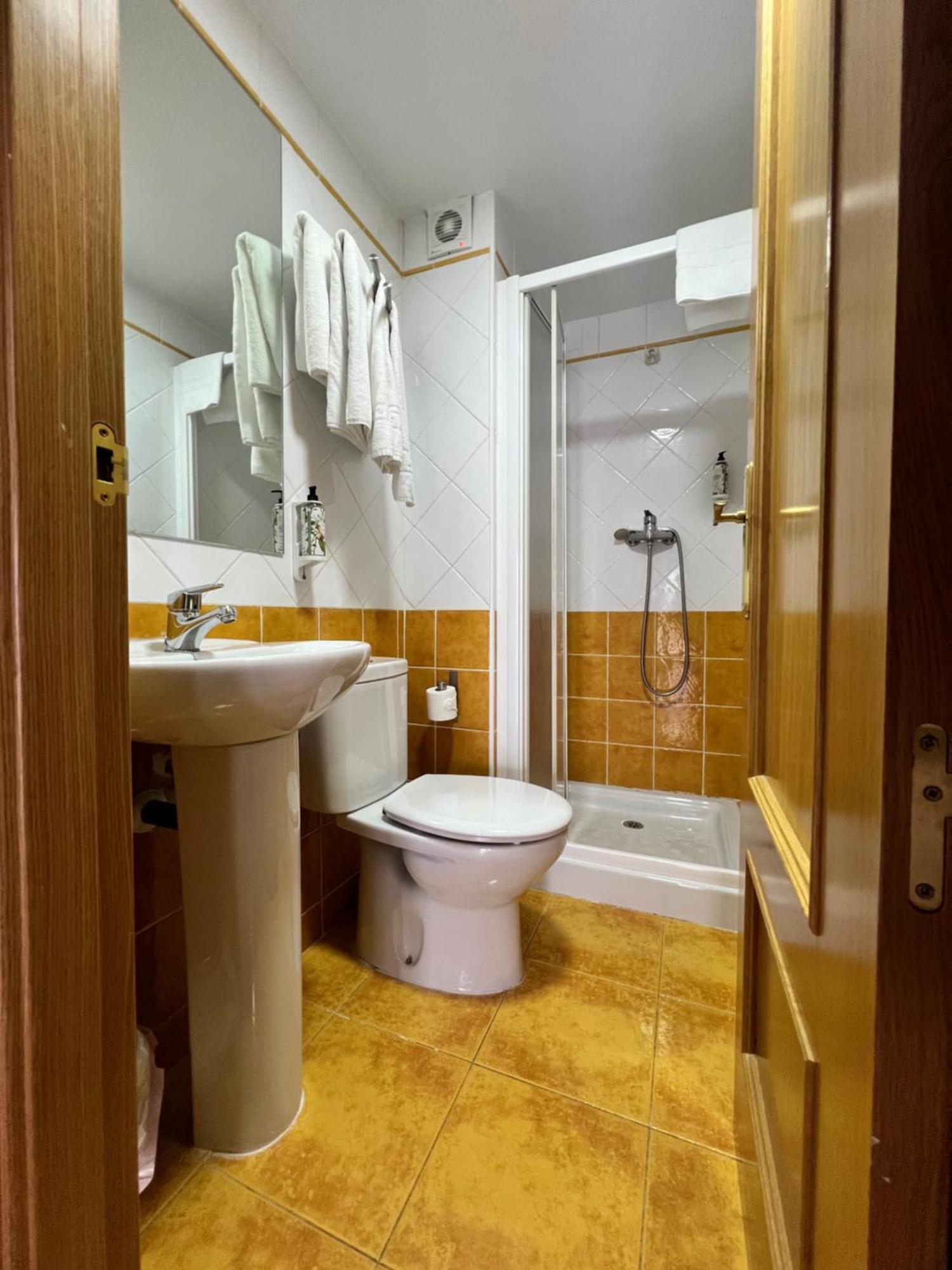 Hostal La Colmena Vicolozano 外观 照片