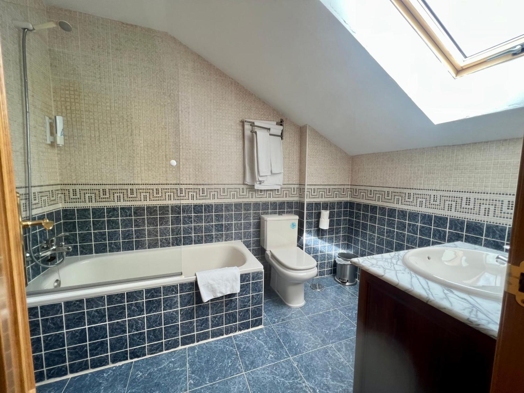 Hostal La Colmena Vicolozano 外观 照片