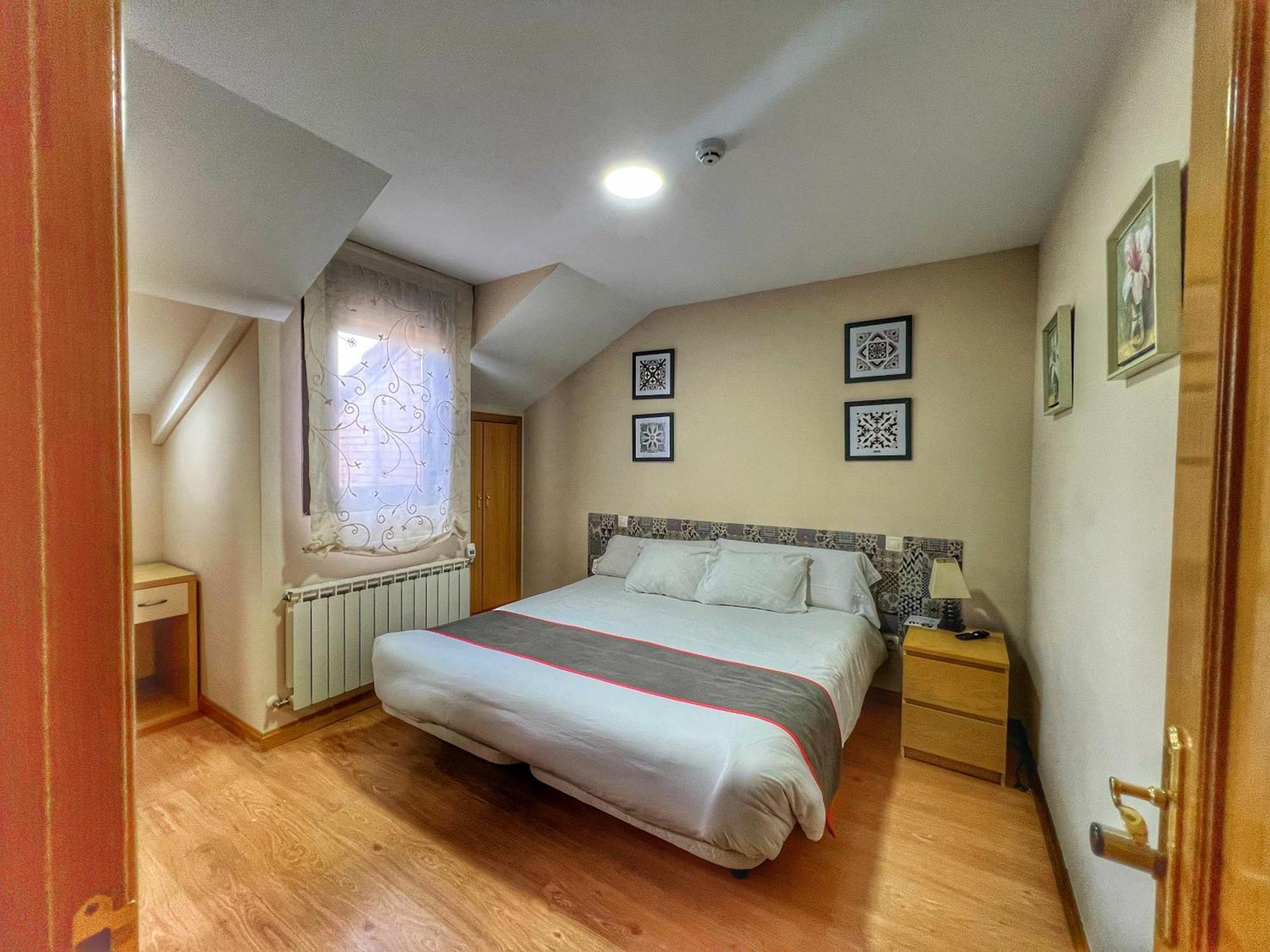 Hostal La Colmena Vicolozano 外观 照片